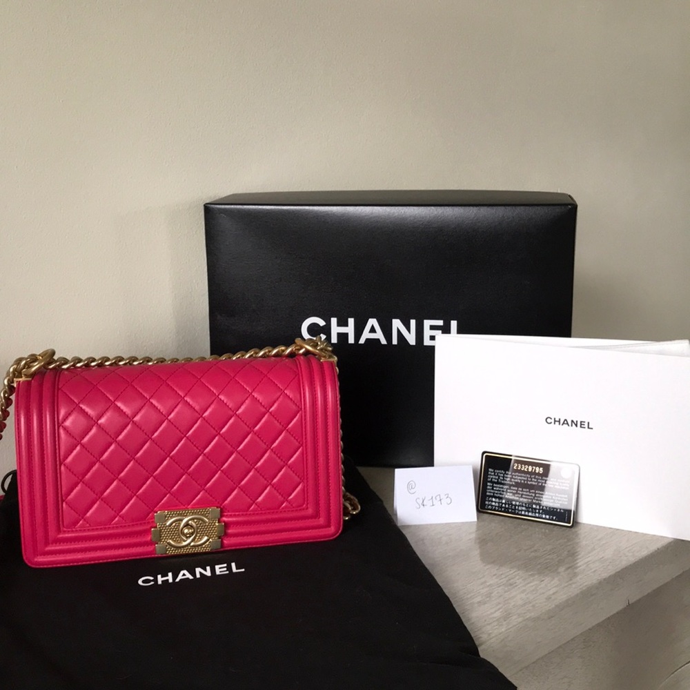 ❌ SOLD ❌ Chanel Fuchsia Lambskin Boy Bag with GHW - Picture 1 of 8